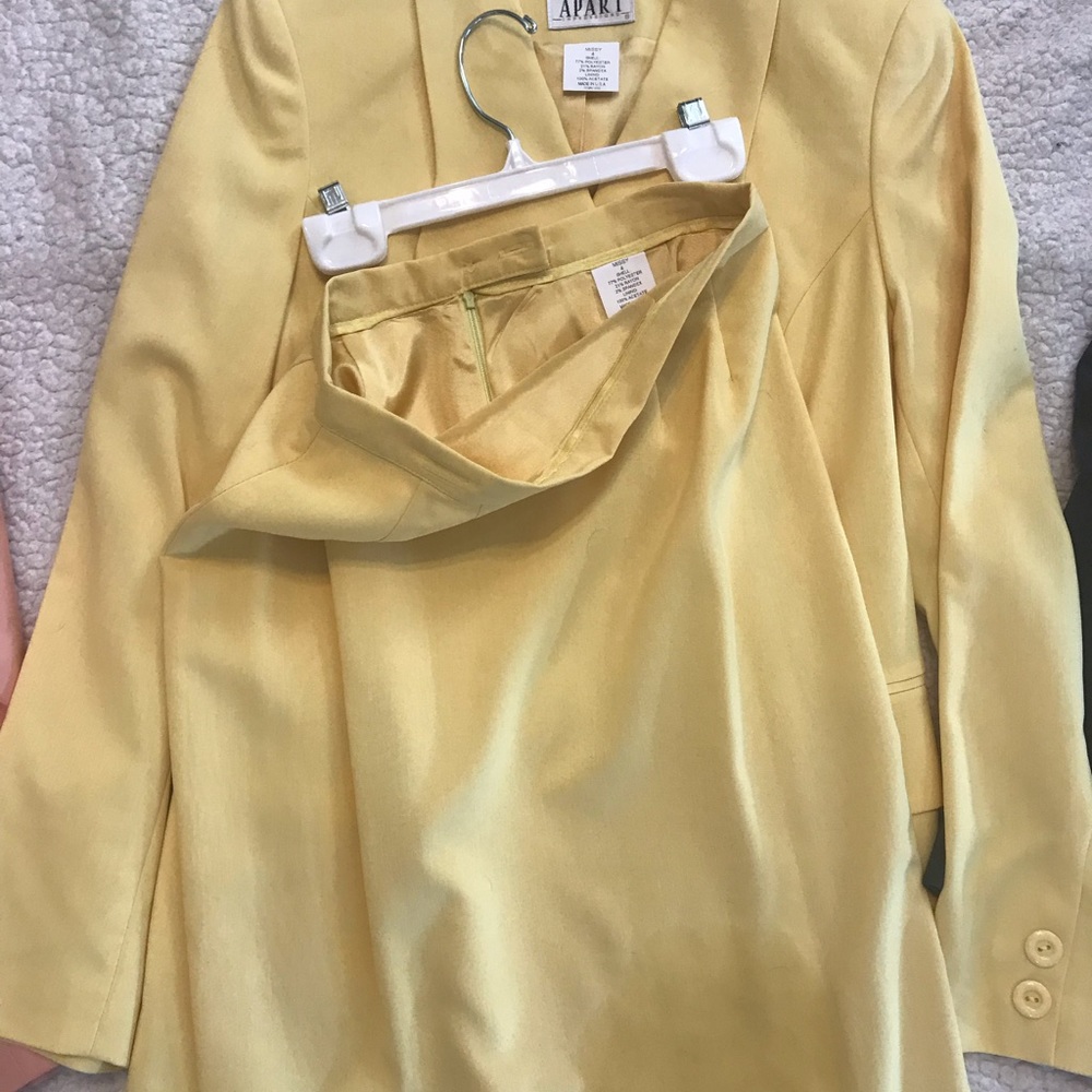 Women’s Spring Suits - Picture 6 of 7